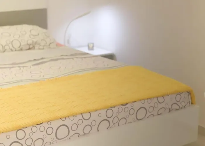 Madi Биоград-на-Мору