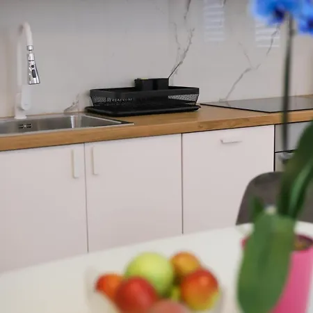 Madi Biograd na Moru