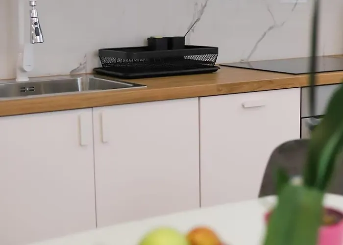 Madi Biograd Na Moru